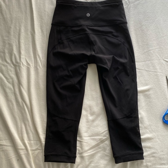 Lululemon Crop 17” Leggings with Mesh Inserts - Picture 5 of 6